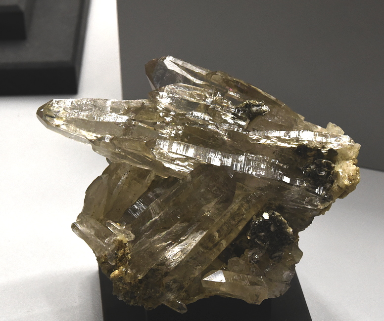 Bergkristall | leicht rauchig; B: 8 cm; F: Mitterbach; Finder: Erwin Zimmerhofer 