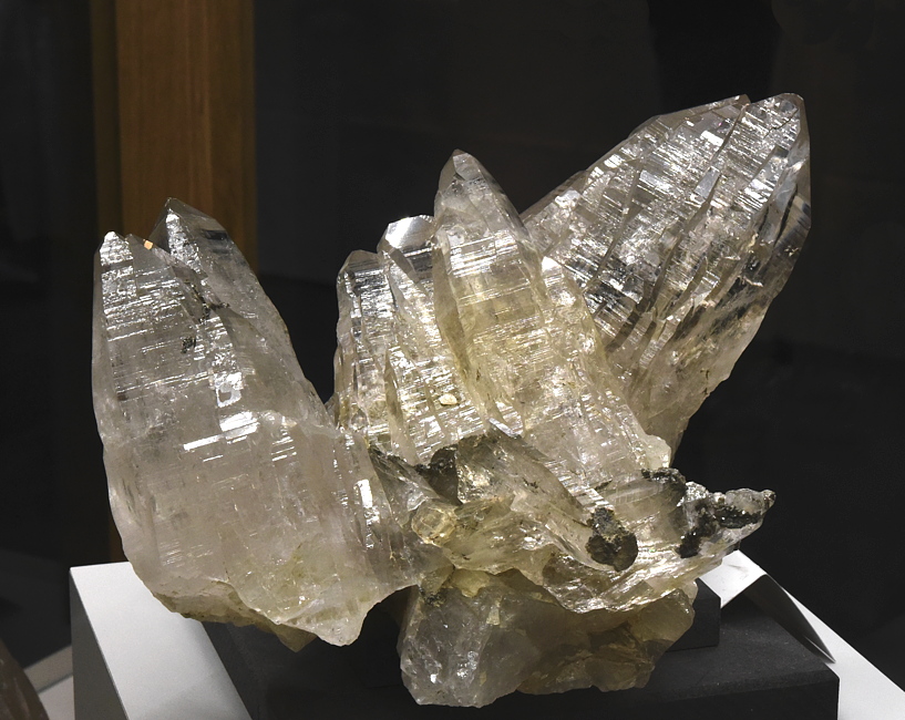 Bergkristall-Stufe | B: 22 cm; F: Mitterbach; Finder: Erwin Zimmerhofer 