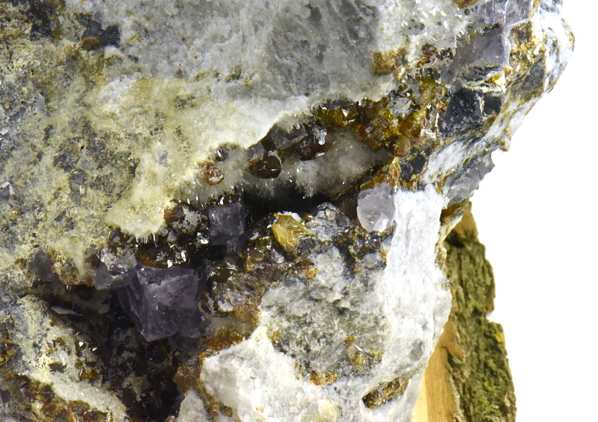 Sphalerit mit Quarz und Fluorit| in Spalte BB: 10 cm; F: Obernberg; Sammlung: Joeef Fleckinger 