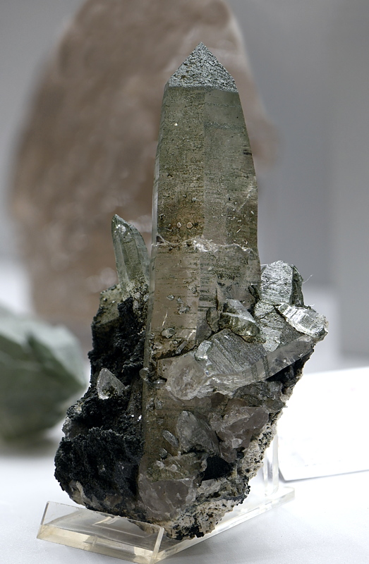 Bergkristallgruppe mit Chlorit| H: 10 cm; F: Ahrntal; Finder: Peter Kirchler
