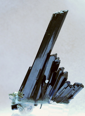 Epidot-Aggregat| (Rückseite des vorherigen Bildes) H: 12cm; F: Knappenwand, Untersulzbachtal; Finder: Hannes und Gerhard Hofer