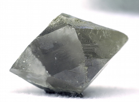 Scheelit-Einzelkristall| KL: 5cm; F: Scheelit-Bergwerk, Felbertal; Sammlung: Axel Mosser