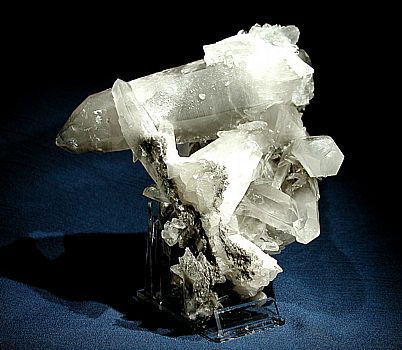 Quarzkristalle in alle Richtungen| H: 14cm, B: 16cm 