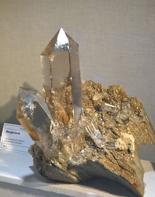 Bergkristall| H: 15 cm; F: Cavradischlucht, Tavetsch, GR/CH; Sammlung: Privatsammlung