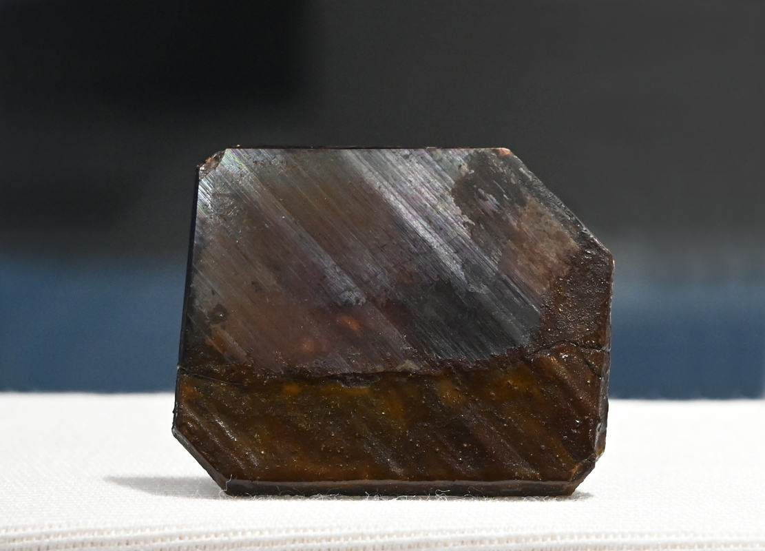Brookit Einzelkristall| B: 4 cm; F: Piz Ault, GR; Sammlung: ETH-Zürich (Wiser)