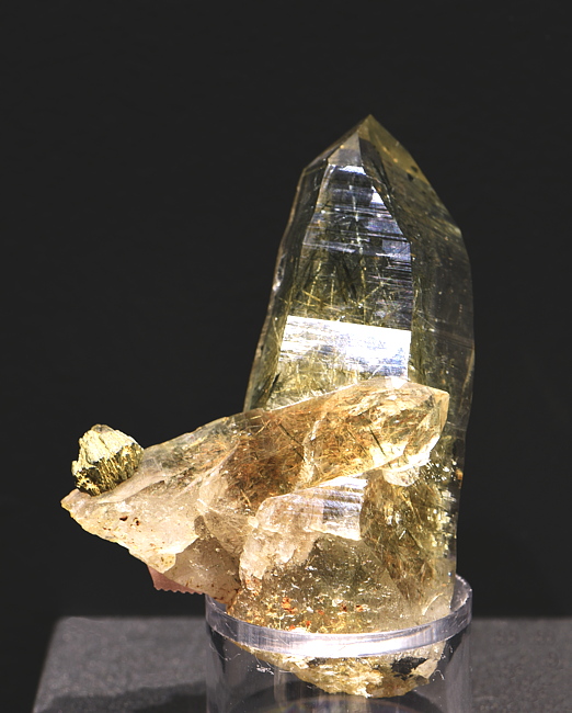 Quarz mit Aktinolith-Einschluss| H: ca. 7 cm; F: Gotthard; Sammlung: Peter Baumann