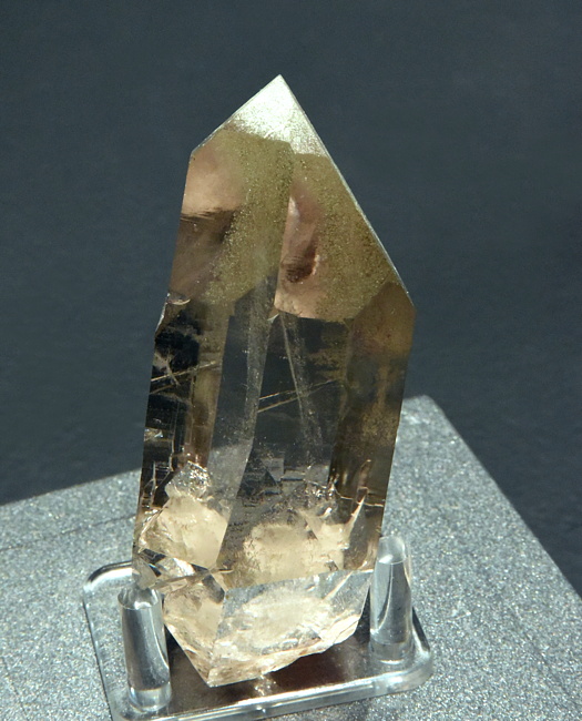 Heller Ruachquarz| (gleicher Kristall wie Bild zuvor) H: 7 cm; F: Gemsstock; Sammlung: Bruno Wipfli