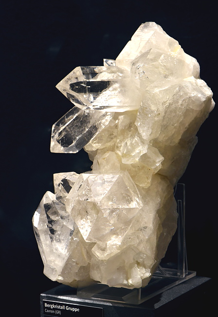 Bergkristallgruppe| H: 13 cm; F: Cavrein, GR; Sammlung: Franco Isepponi