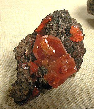 Wulfenit, Red Cloud Mine, La Paz Co., Arizona, USA| H: 7 cm [11185]