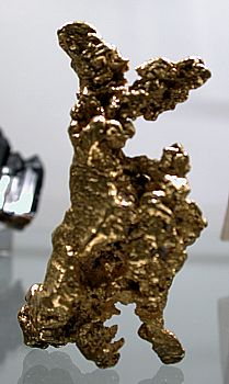 Gediegen Gold| H: 7 cm, Fundort: Lockwood South, Australia;