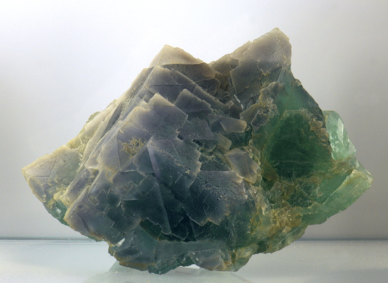 grosser grüner Fluorit| B: 10 cm, F: Dürrschrennenhöhle, AI 