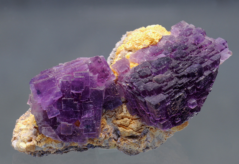 violetter Fluorit (mit Treppenaufbau)| B: 9 cm, F: Villa Nova, Asturien, Spanien 