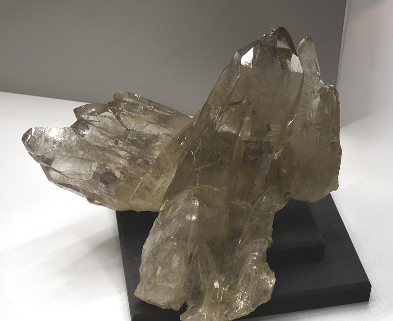 Bergkristall | leicht rauchig; B: 15 cm; F: Mitterbach; Finder: Erwin Zimmerhofer 