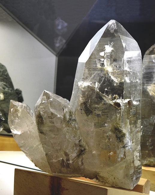 Grosser Quarzkristall - 1. Platz beim Wettbewerb | H: 30 cm; F: Rotbach; Sammlung: Hermann Gasteiger 
