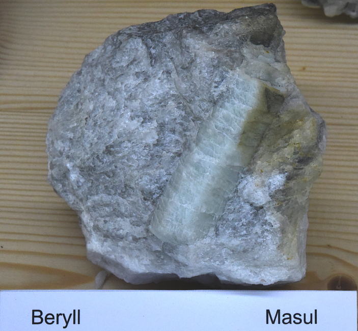 Beryll | B: 7 cm; F: Masul; Finder: Roman Ebensperger 
