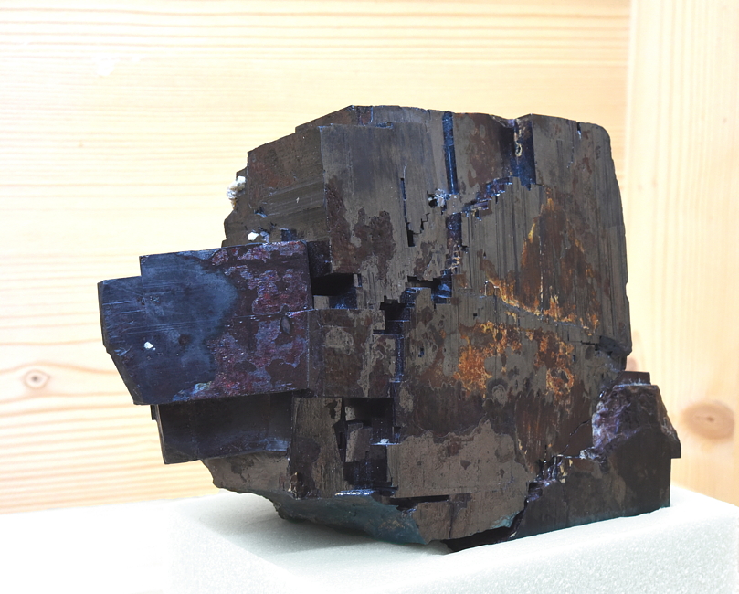 Grosses Pyrit-Aggregat| (mit Limonitüberzug) B: 14 cm; F: Tauernalm; Finder: Peter Ludwig 