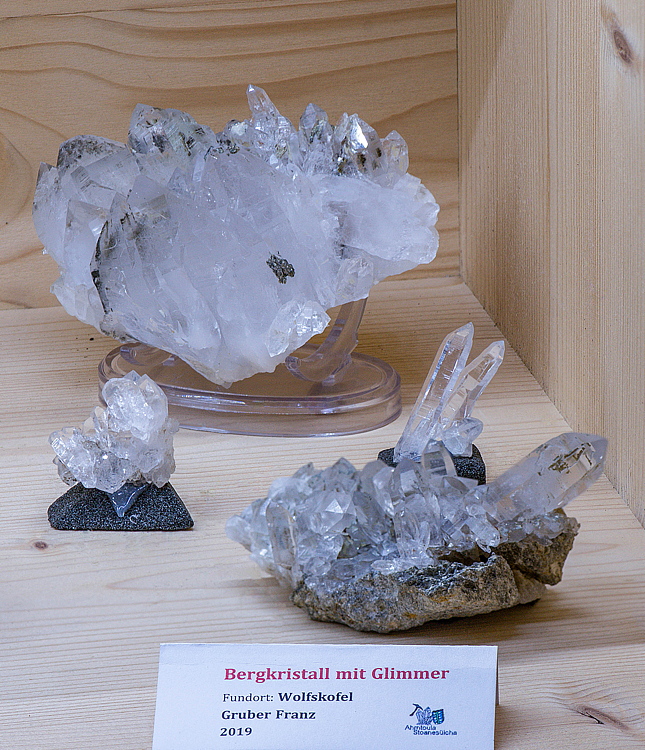 Bergkristall mit Glimmer| H: 6 cm; F: Wolfskogel; Finder: Franz Gruber