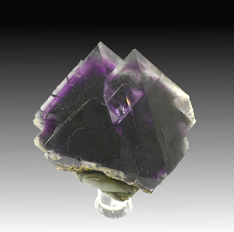 Violetter Fluorit | B: 4 cm; F: Wasserfallk�pfen Pfitsch; Sammlung: Peter Schranzhofer