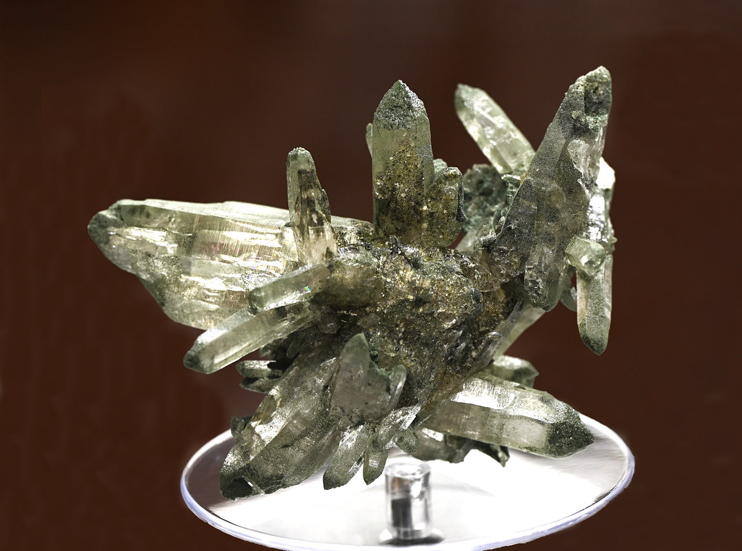 Bergkristallgruppe mit Chlorit | B: 11 cm; F: Ahrntal; Finder: Lukas Laner - 2. Platz der Prämierung