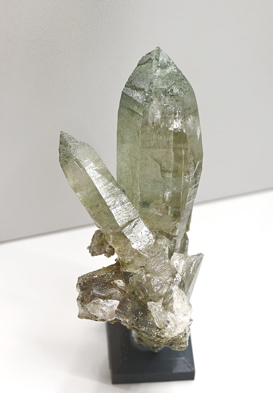 Bergkristallgruppe mit Chlorit | H: 12 cm; F: Ahrntal; Finder: Lukas Laner
