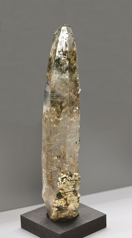 Bergkristall mit Einschlüssen | H: 12 cm; F: Mitterbach; Sammlung: Roland Brugger