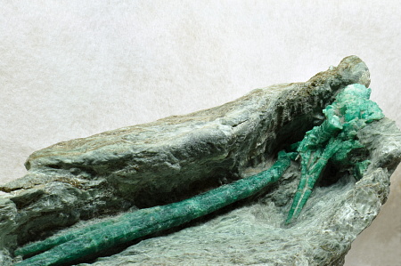 Langer Smaragd 'liegende Figur'| B: 18 cm; Fundort: Habachtal; Finder: Andreas Steiner, Hans Dreier, Reinhard Heimn, Alois Steiner 