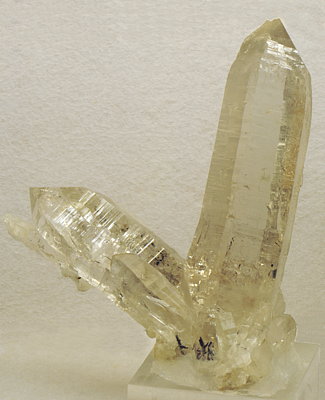 Bergkristall mit Rutil| H: 10 cm; F: Rauris; Finder: Hubert Fink und Ludwig Rasser