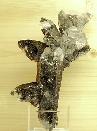Bergkristallaggregat mit eingewachsenem Chlorit| H: 20 cm; F: Nussing, OTi; Finder: Sepp Mühlburger