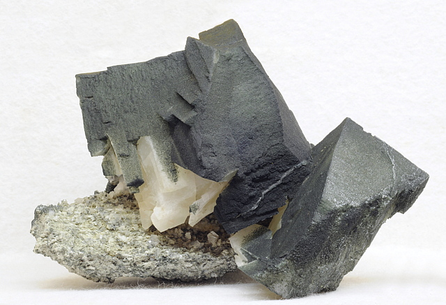 Adular mit Chlorit auf Matrix| B: 14 cm; F: Kötschachtal, Bad Gastein; Finder: Paul Grösbacher
