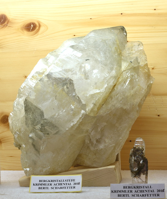 Grosser Quarz mit Doppelspitze| H: 35 cm, 9 kg; F: Krimmler Achental; Finder: Bertl Scharfetter
