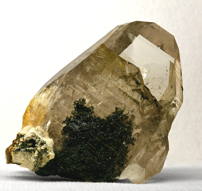 Bergkristall mit Chloriteinschluss| H: 8 cm; F: Rauris; Finder: Andreas Filzer