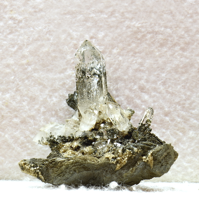Quarz, Calcit, Chlorit| H: 7 cm; F: Hüttschlag; Finder: Kössler, Schwarz, Reichel
