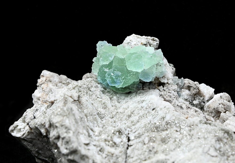grüner Fluorit auf Matrix| BB:8 cm; F: Obersulzbachtal; Finder: Franz Gartner