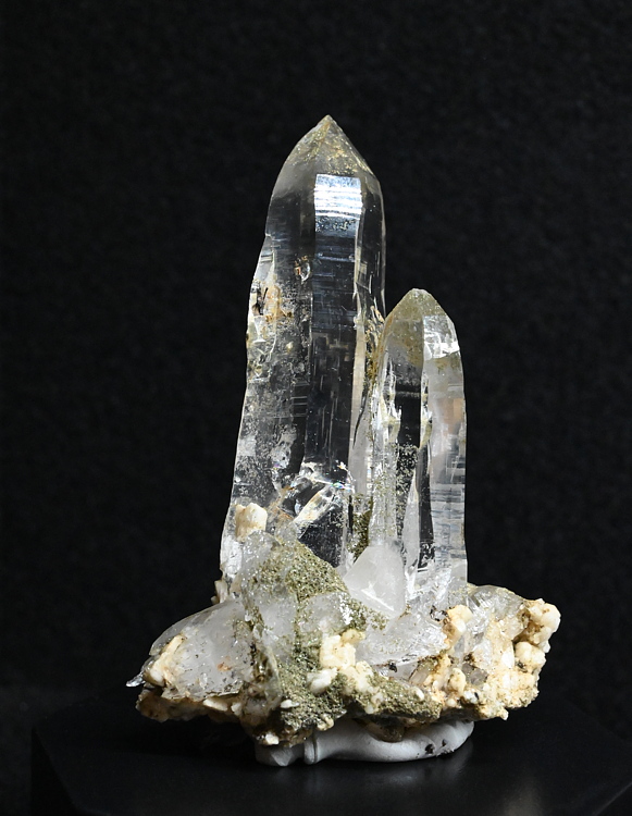 Bergkristallstufe mit Periklin, Rutil und Chlorit| H:6 cm; F: Rauris; Finder: Josef Rathgeb