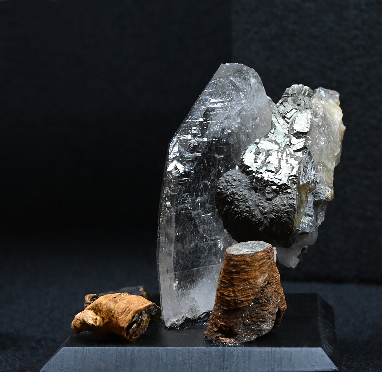 Pyrit auf Bergkristall| H:6 cm; F: Rauris; Finder: Harald Spuller, Michael Neff
