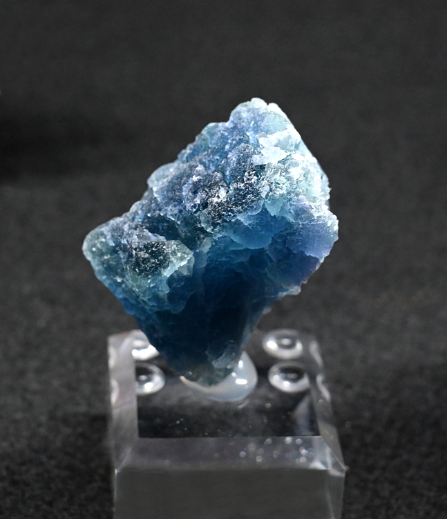 blauer Fluorit| H:2.5 cm; F: Twenger Au, Lungau; Finder: Reinhold Bacher