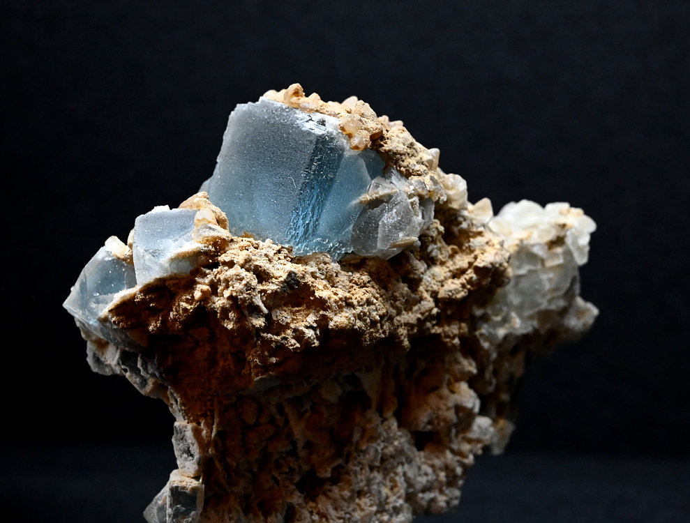 blauer Fluorit auf Matrix| H:4 cm; F: Weisseck, Lungau; Sammlung: Anton Baier