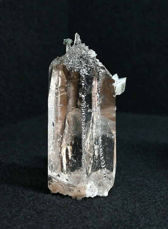 Quarzkristall angelöst| H:4 cm; F: Untersulzbachtal; Finder: Erich Mosser, Erwin Burgsteiner