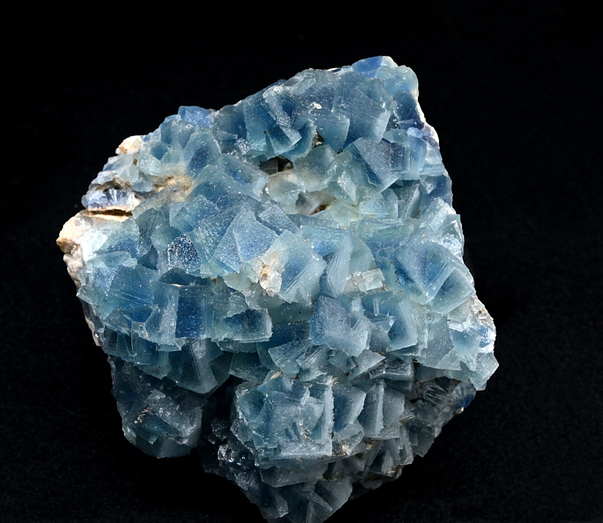 blauer Fluorit| B:9 cm; F: Vorderkrimml; Sammlung: Peter Hofer