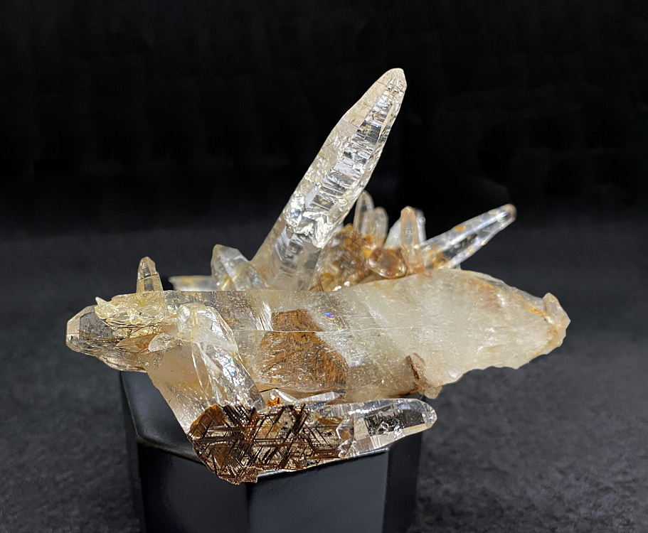 Bergkristall mit Sagenit| B=9cm, Fundort: Rauris; Finder: Stefan Rathgeb