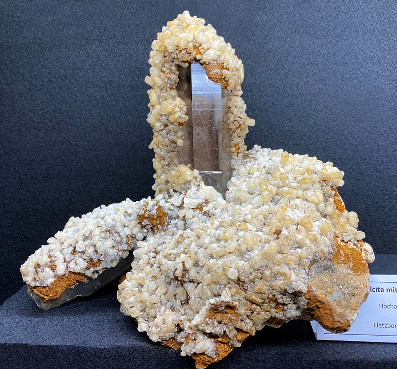 einzigartiger Bergkristall mit Calcitüberzug| LK=20cm, Fundort: Rauris; Finder: Herbert Fletzenberger