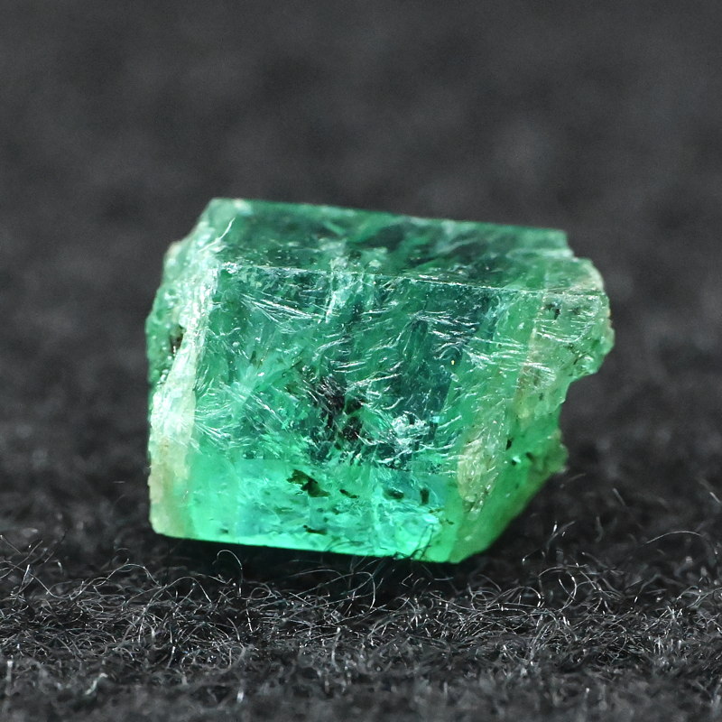 Smaragd| B: 0.9 cm, F: Habachtal, Sammlung: Jürgen Schmiderer