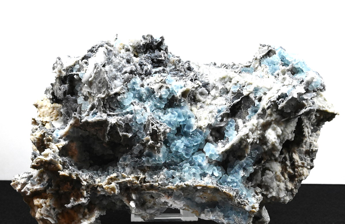 Grosse Stufe mit blauen Fluoriten| B: 20 cm, F: Vorderkrimml (Rehrlköpfl), Finder: Christian Niederegger, Reiner Pichler und Helmut Schöpp