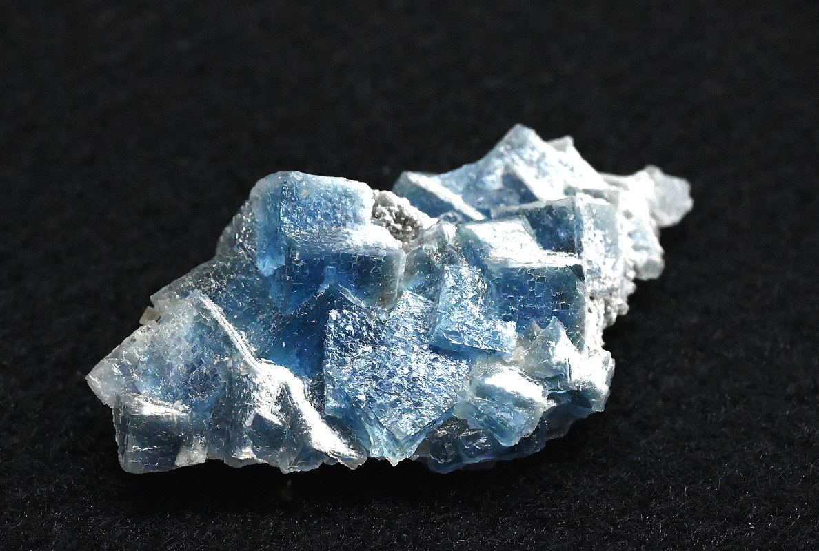 Blaue Fluorite| B: 6 cm, F: Vorderkrimml (Rehrlköpfl), Finder: Christian Niederegger, Reiner Pichler und Helmut Schöpp
