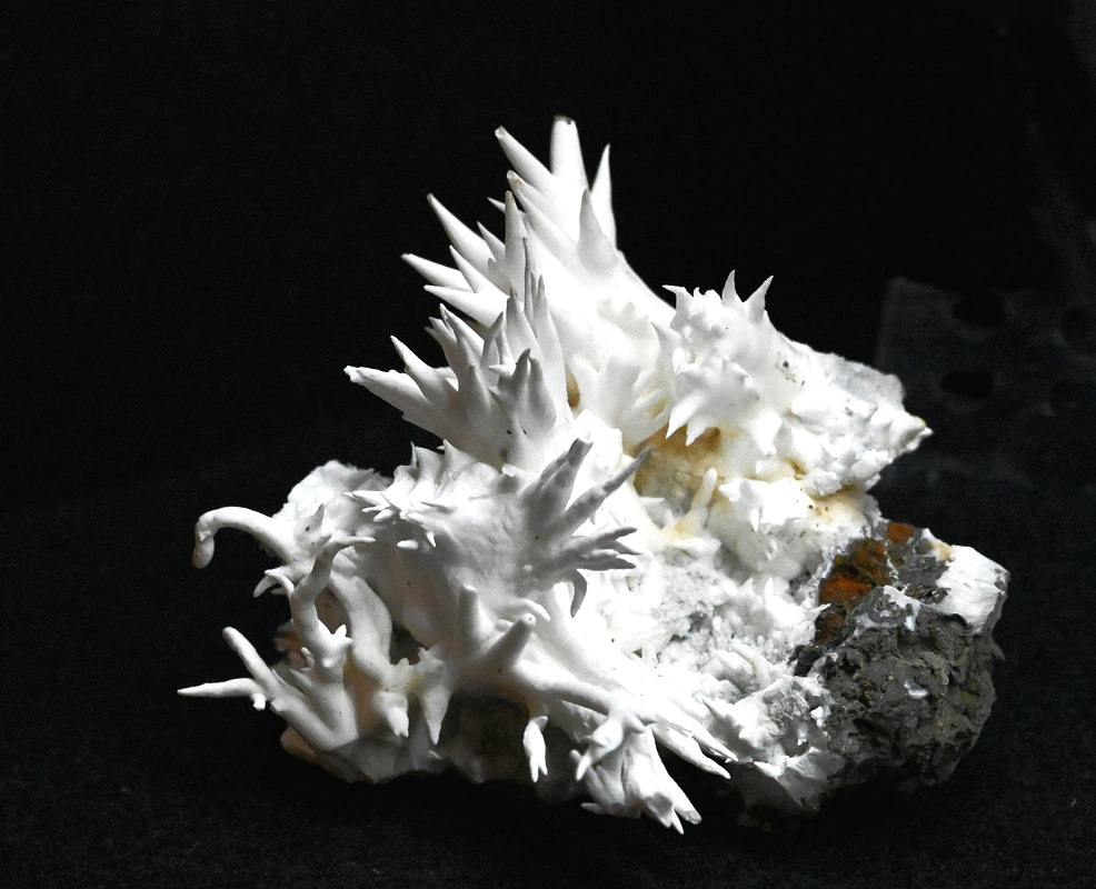 Aragonit (Eisenblüte)| B: 7 cm, F: Hinterglemm, Sammlung: Herbert Löser