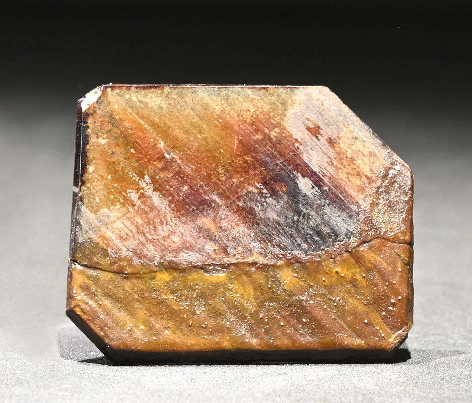 Brookit (Einzelkristall) | B: 3 cm, F: Piz Aul, GR (Sammlung ETH-Zürich; VS 7842)