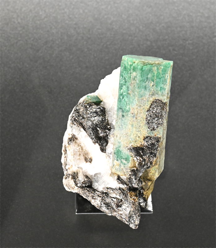 Smaragd (Beryll) | h: 7 cm, F: Carnaiba, Bahia, Brasiien (Sammlung ETH-Zürich; 200007)