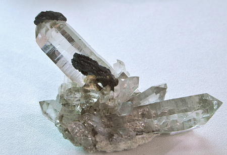 Hämatit auf Quarzkristallen| auf Matrix; F: Oberaar, BE; B: 6cm (Sammlung Anton Ruef)