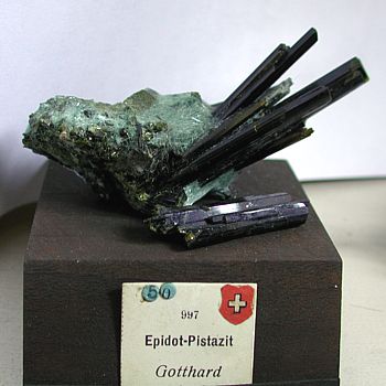 Epidot-Pistazit, Gotthard| B: ca. 9 cm [997]