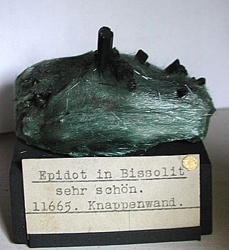 Epidot mit Bissolit, Knappenwand, Untersulzbachtal, Österreich| B: ca, 8 cm [11665]